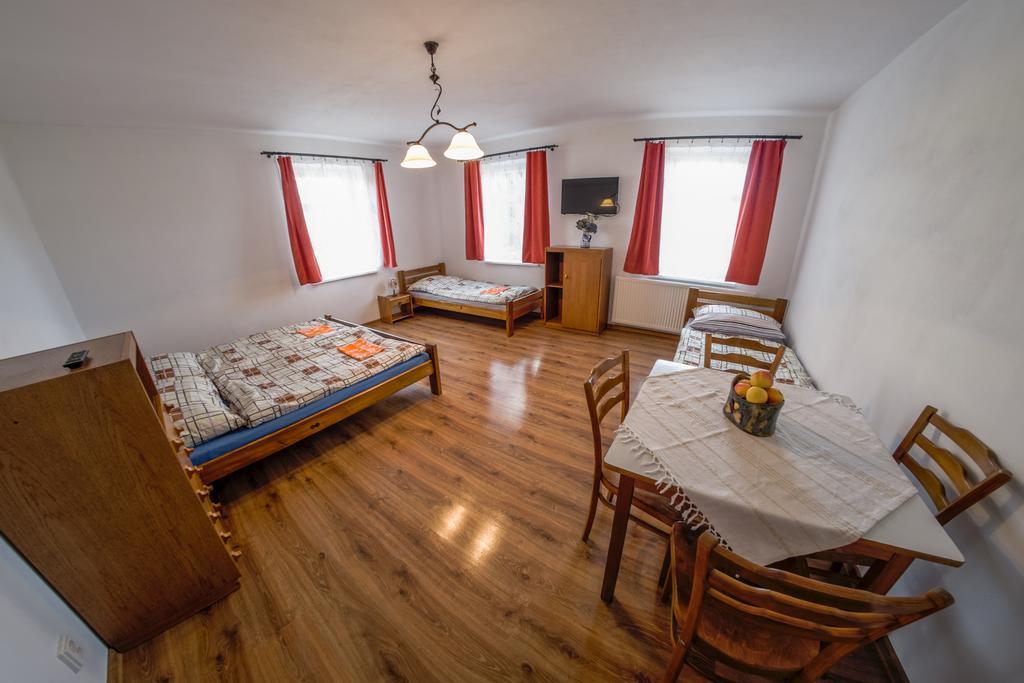 Stovka Bozanov Guest House Luaran gambar